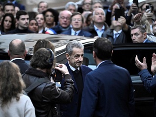 萨科齐正式入狱服刑，成为法兰西共和国历史上首个入狱的前总统