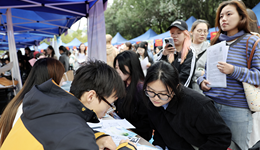 9月青年失业率小幅回落至17.7%，多地密集发布稳就业硬核举措
