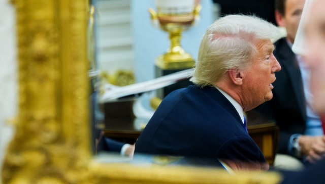 特朗普转变态度取消与普京会面后，美欧先后对俄实施制裁