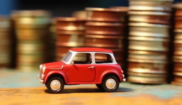 特斯拉向下，比亚迪向上