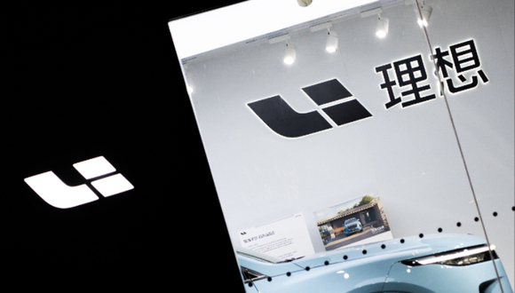 理想汽车回应MEGA起火事故：车门顺利打开，车内人员均安全离车