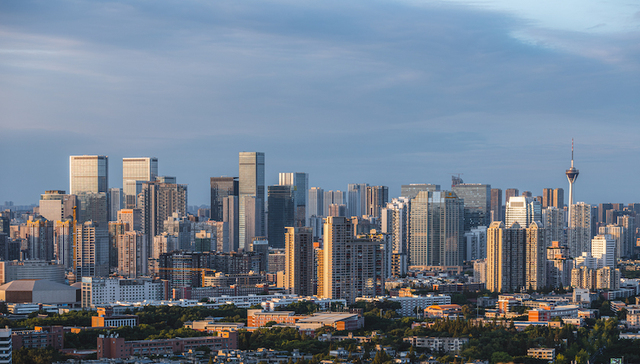 万科低调补仓，同日内两城底价拿地