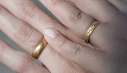 金价暴跌，消费者观望“双11”