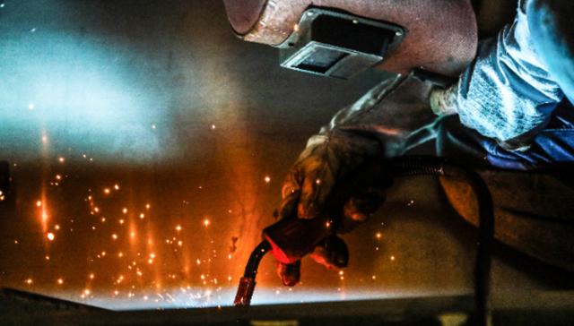 China factory activity contracts in October, services edge higher