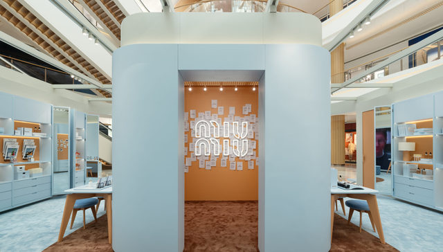 Miu Miu揭幕全国首家香水限时店，波司登Kim Jones合作款线下首发｜是日美好事物