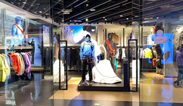 始祖鸟平替，发起猛攻