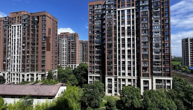 70亿违规关联交易披露，王振华之子王晓松辞任新城悦服务