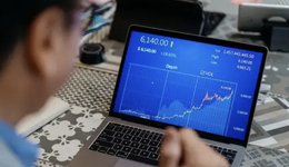 基金老将，买胜宏科技、新易盛狂赚20亿