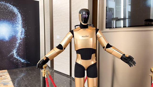 前特斯拉核心成员携中国供应链再入局，挑战Figure AI与Optimus