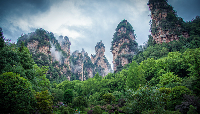 旅游第一股张家界被裁定重整，股票将“披星戴帽”为*ST张股