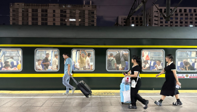 高铁,绿皮火车,偏远山区,差异化,