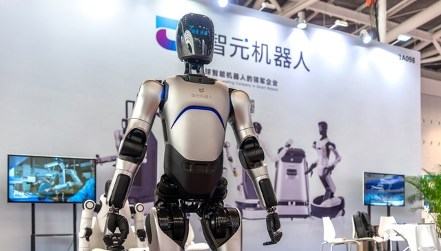 智元机器人完成对上纬新材收购交割，“稚晖君”获董事候选人提名