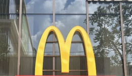 麦当劳：外卖大战推动餐饮价格走低，对消费者是好事，但对企业构成压力