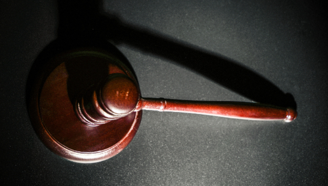 莆田12岁女孩被虐待致死案二审宣判：继母被判死刑，生父获刑5年半