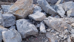 四川马尔康通报红旗桥发生垮塌：山体变形加剧滑塌造成，无人员伤亡