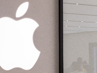 苹果计划为iPhone研发新的卫星功能，包括使用离线地图等