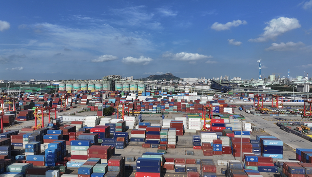 多重“逆风”下中国出口规模创历史同期新高，韧性来自哪里？