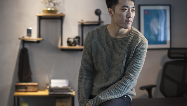 王自如被恢复执行1.94亿，曾自曝因限高坐绿皮火车出差