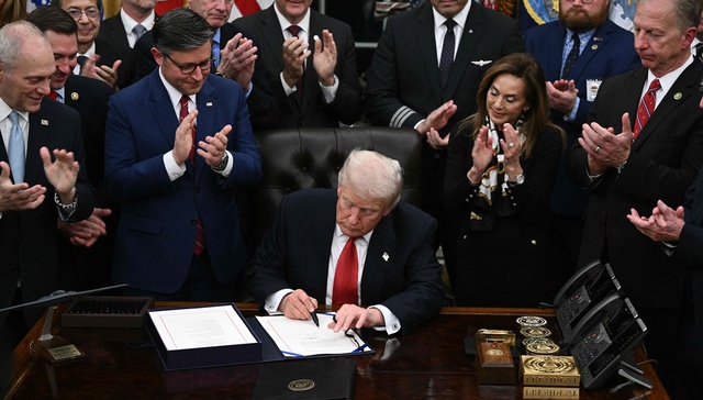 政府停摆致关键参考数据缺失，美联储12月降息预期骤降