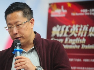 李阳批评董宇辉英语差背后：疯狂英语10天集训课卖48000元