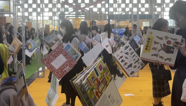 今年前10个月，抖音、小红书等内容电商卖出了47.6%的少儿图书