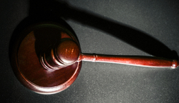 科蒂“状告”开云，古驰美妆“移情”欧莱雅？