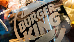 洋快餐纷纷“改姓”，谁把昔日巨头逼到了墙角？