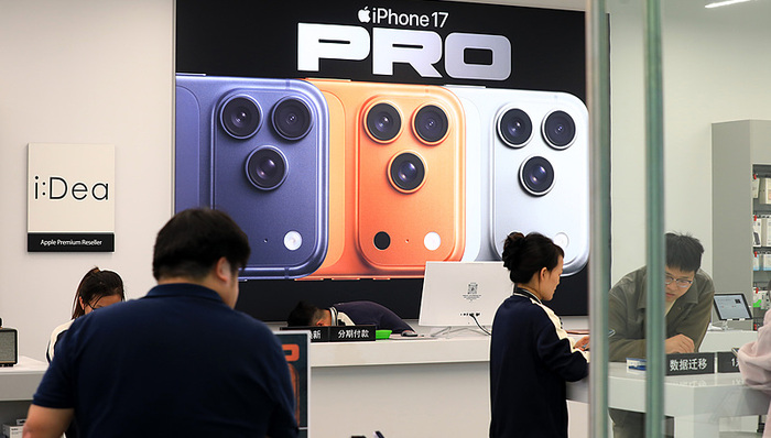 iPhone 17系列带动苹果10月在华销量大增37%，当月市场份额达到四分之一