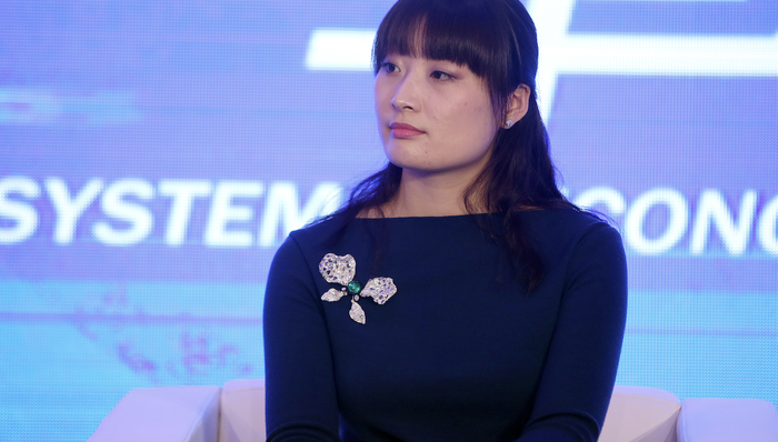 宗馥莉缺席娃哈哈经销商大会，总经理许思敏称公司“站稳了近10年业绩巅峰”