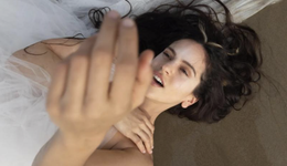 一张“反流行”的专辑，凭什么拿到全年最高分？