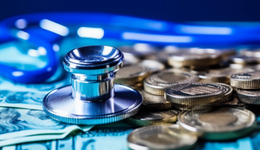 锁定中产家庭、收入三年翻倍，卓正医疗身背高负债三闯港股
