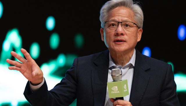 黄仁勋被曝抱怨英伟达陷入“无赢局面”，公司三季度业绩超预期股价不涨反跌