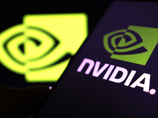 英伟达深陷“AI泡沫论”之际，美国政府考虑允许其对华出售H200芯片