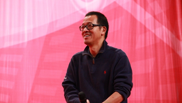 俞敏洪再发全员信回应争议并道歉，称“用员工血汗钱旅游”说法不妥