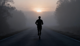 昂跑打上門，耐克得抓緊時間做戶外了