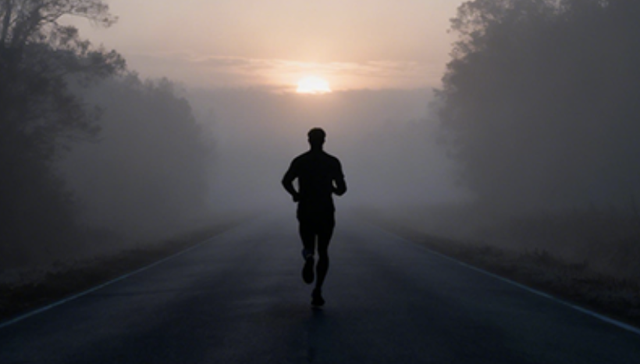 昂跑打上门，耐克得抓紧时间做户外了