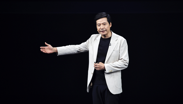 雷军斥资超1亿港元增持小米，持股比例增至23.26%