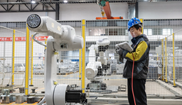 工业机器人销售收入增超四成！增值税发票数据折射高技术制造业强劲动能