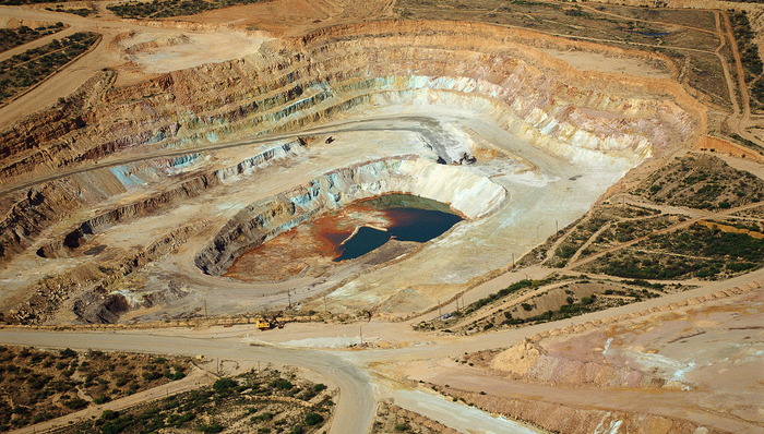 价格创纪录新高，“金属之王”进入超级周期