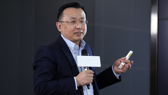 【专访】赵庆明：人民币成为主要国际货币有底气，资本项下开放要慎重 | 前瞻十五五㉕