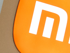 卢伟冰成了小米造车的最大受益人 