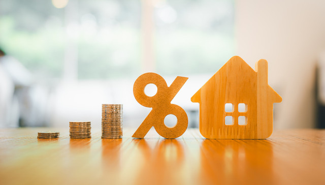 万科一笔20亿保债计划获展期 ，一年内到期境内债务约326.45亿元