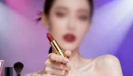 画梅退网、朱瓜瓜惹争议，美妆主播又到“至暗时刻”？