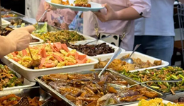 商超爆改成火锅店，盒马、胖东来、永辉都在扎堆“跨界”