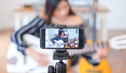 399元一節(jié)課狂賺百萬，誰在做向太伊能靜們的“電子閨蜜”？