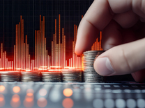 郭臺銘還在餐桌上