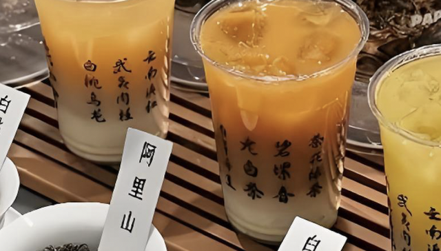 新茶饮抢滩 “新酒饮”：是品牌试炼，还是短暂“繁花”？