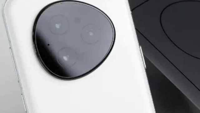 豆包手机：从加价疯抢到吐槽一片，彩蛋竟是锤子归来