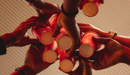 一瓶3块5，年销超百亿，卖了30年的“土味饮料”翻红