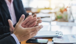 地方新闻精选 | 湖北竹溪连曝两起评审名单照搬百度人名 降雨异常致云冈石窟佛像局部渗水